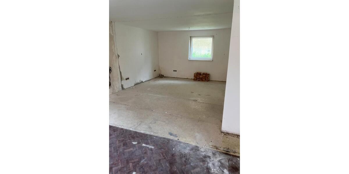 Mehrfamilienhaus, Wohnhaus Giebelstadt - 8 Zimmer, 210 m&sup2;, 199.000&euro; | Angebot:26465328