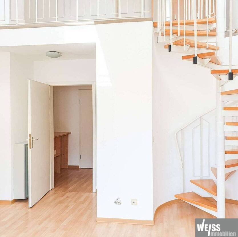 Helle 1,5 Zimmer Wohnung mit Galerie +++KEIN BALKON+++