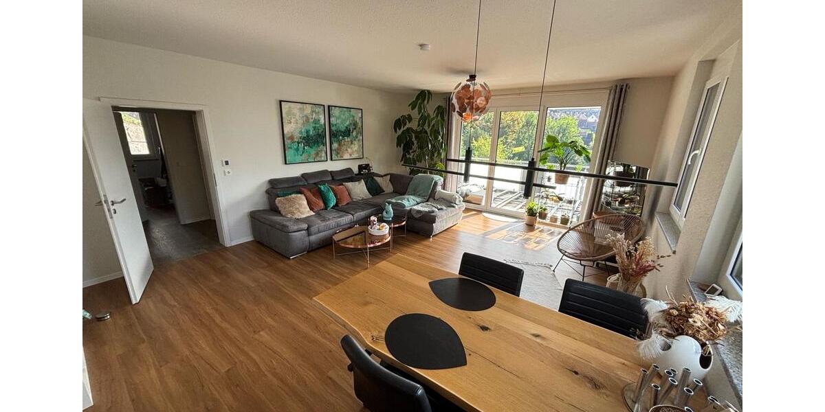 Etagenwohnung Würzburg Lengfeld - 4 Zimmer, 133 m&sup2;, 1.710&euro; | Angebot:24820406