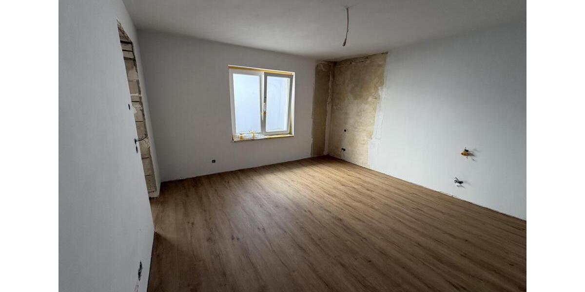 Etagenwohnung Volkach - 3 Zimmer, 100 m&sup2;, 1.200&euro; | Angebot:25405678