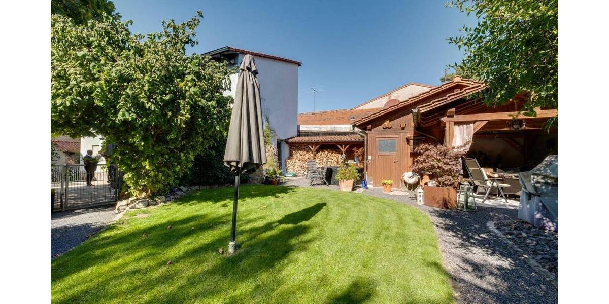 Mehrfamilienhaus, Wohnhaus Kitzingen - 7 Zimmer, 250 m&sup2;, 500.000&euro; | Angebot:25747372