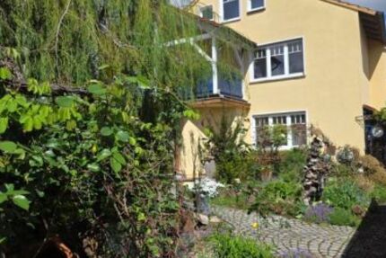 Einfamilienhaus mit traumhaftem Garten in 97534 Waigolshausen zwischen Schweinfurt und Würzburg (ID 10554)