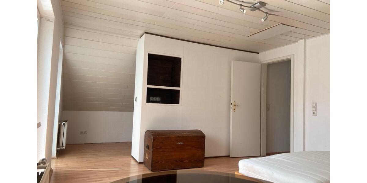 Etagenwohnung Würzburg Heuchelhof - 4 Zimmer, 100 m&sup2;, 1.400&euro; | Angebot:26233579