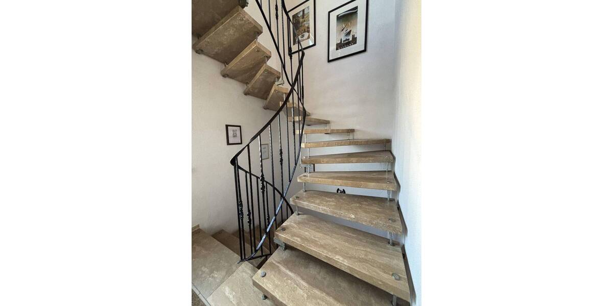 Mehrfamilienhaus, Wohnhaus Giebelstadt Ingolstadt - 9 Zimmer, 261 m&sup2;, 498.500&euro; | Angebot:26641791