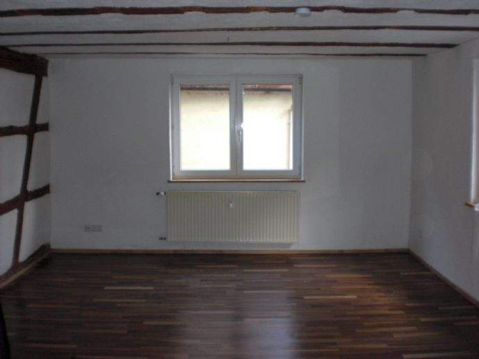 Etagenwohnung Frickenhausen a.Main Markt Frickenhausen am Main - 3 Zimmer, 95 m&sup2;, 950&euro; | Angebot:24515570