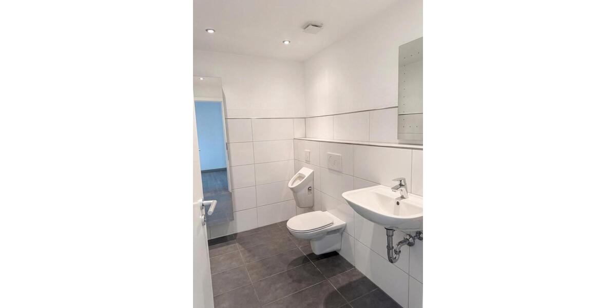 Etagenwohnung Würzburg - 5 Zimmer, 168 m&sup2;, 1.820&euro; | Angebot:26531530