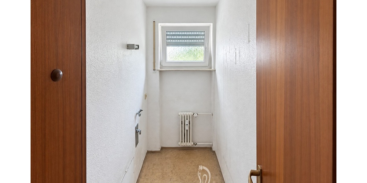 Altersgerecht - Aufzug, Loggia und Tiefgarage – gepflegte 3-Zimmer-Wohnung - Etagenwohnung Höchberg | Angebot:27450926