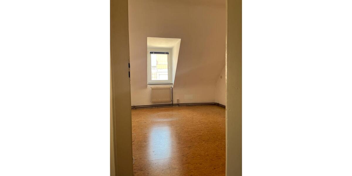 Etagenwohnung Würzburg - 1 Zimmer, 2 m&sup2;, 450&euro; | Angebot:26478213