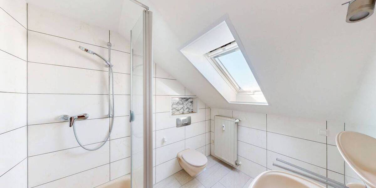 Mehrfamilienhaus, Wohnhaus Kirchheim Gaubüttelbrunn - 5 Zimmer, 184 m&sup2;, 360.000&euro; | Angebot:26767865