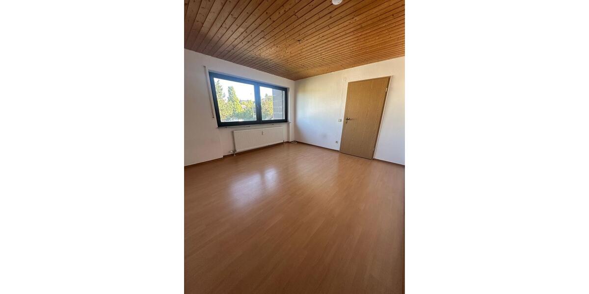 Dachgeschoßwohnung Würzburg Heuchelhof - 2 Zimmer, 43 m&sup2;, 505&euro; | Angebot:26252368