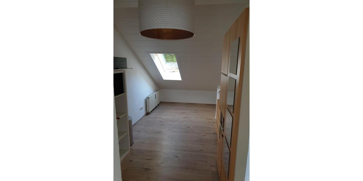 Dachgeschoßwohnung Großrinderfeld - 4 Zimmer, 105 m&sup2;, 680&euro; | Angebot:25990828