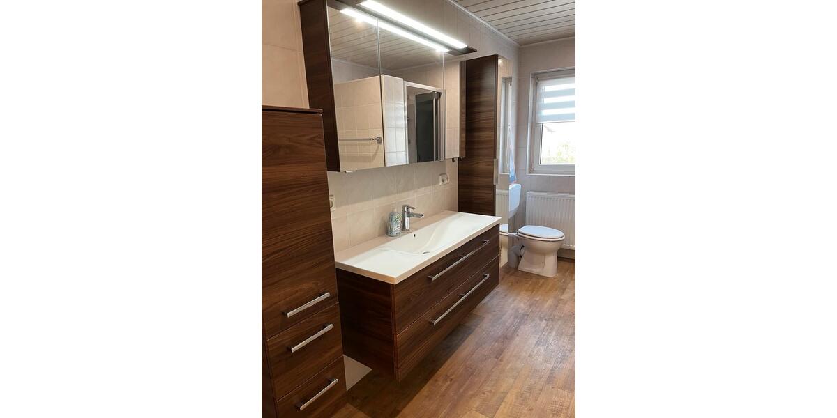Etagenwohnung Grafenrheinfeld - 5 Zimmer, 135 m&sup2;, 1.200&euro; | Angebot:26329453