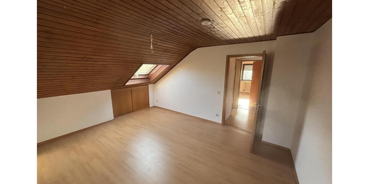 Maisonettenwohnung Randersacker - 4 Zimmer, 117 m&sup2;, 850&euro; | Angebot:25408924