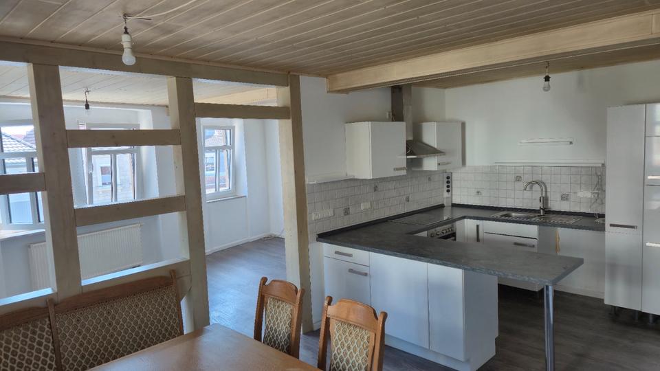 Etagenwohnung Ochsenfurt - 4 Zimmer, 111 m&sup2;, 950&euro; | Angebot:26626317