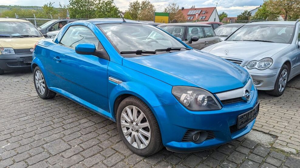 Opel Tigra 159.000 km 1.900 € Randersacker 97236