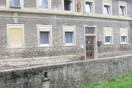 Haus Dettelbach - 5 Zimmer, 170 m&sup2;, 148.000&euro; | Angebot:25877190