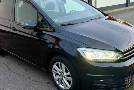 VW Touran 76.990 km 24.990 € Würzburg 97084