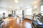 Nur 20 Minuten von Würzburg in Arnstein: Hochwertige Physiopraxis & vermietete 4-Zimmer-DG-Wohnung - Gewerbeobjekt Würzburg Würzburg | Angebot:26670132