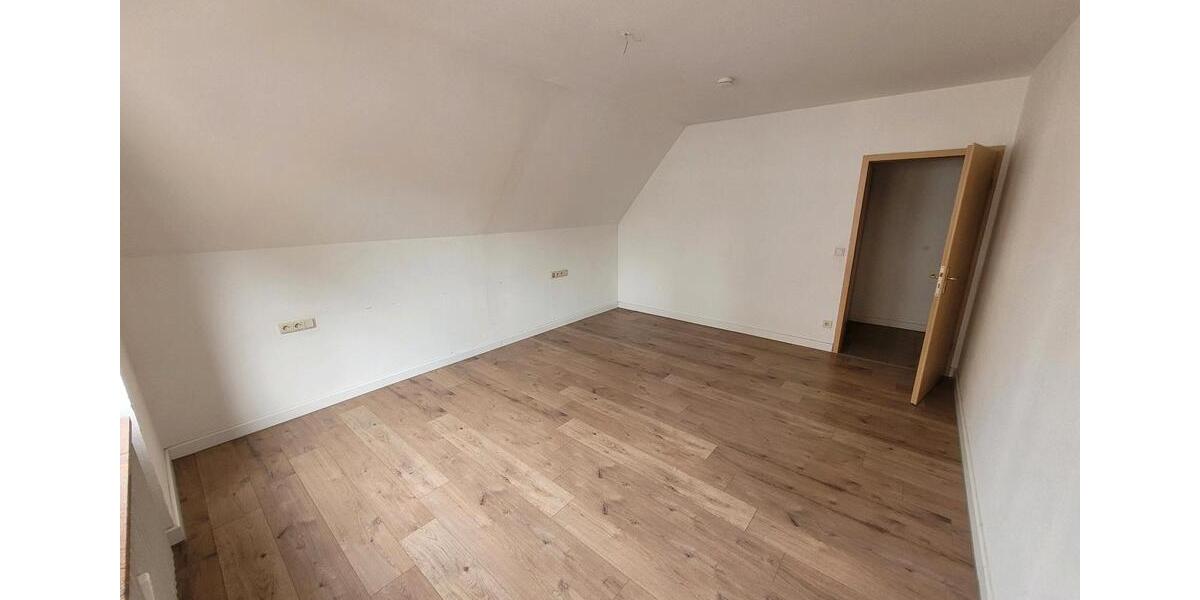 Etagenwohnung Tauberbischofsheim - 4 Zimmer, 112 m&sup2;, 950&euro; | Angebot:26440296