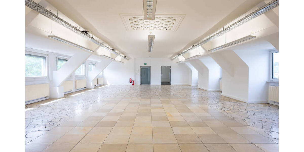 Gewerbeobjekt Würzburg Frauenland - 3 Zimmer, 266 m&sup2;, 1.995&euro; | Angebot:25771643