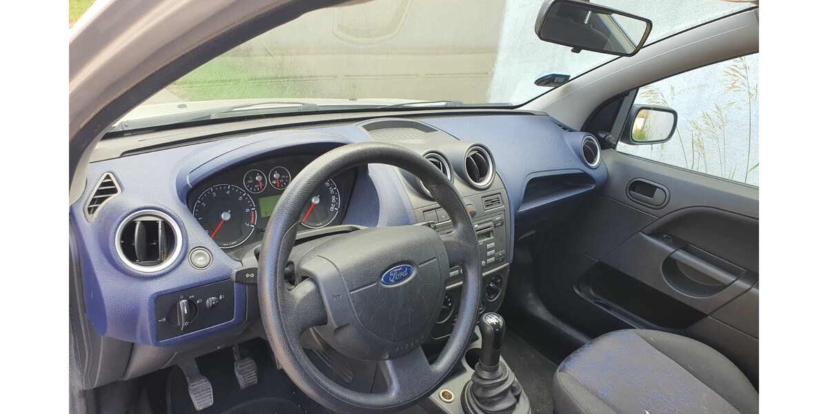 Ford Fiesta 77.500 km 3.800 € Theilheim 97288