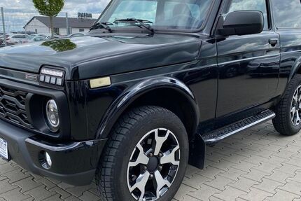 Lada Urban 36.024 km 12.900 &euro; Bergtheim 97241