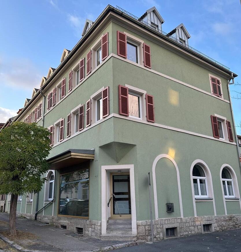 Gewerbefläche mit großer Fensterfront in Kitzingen zu vermieten