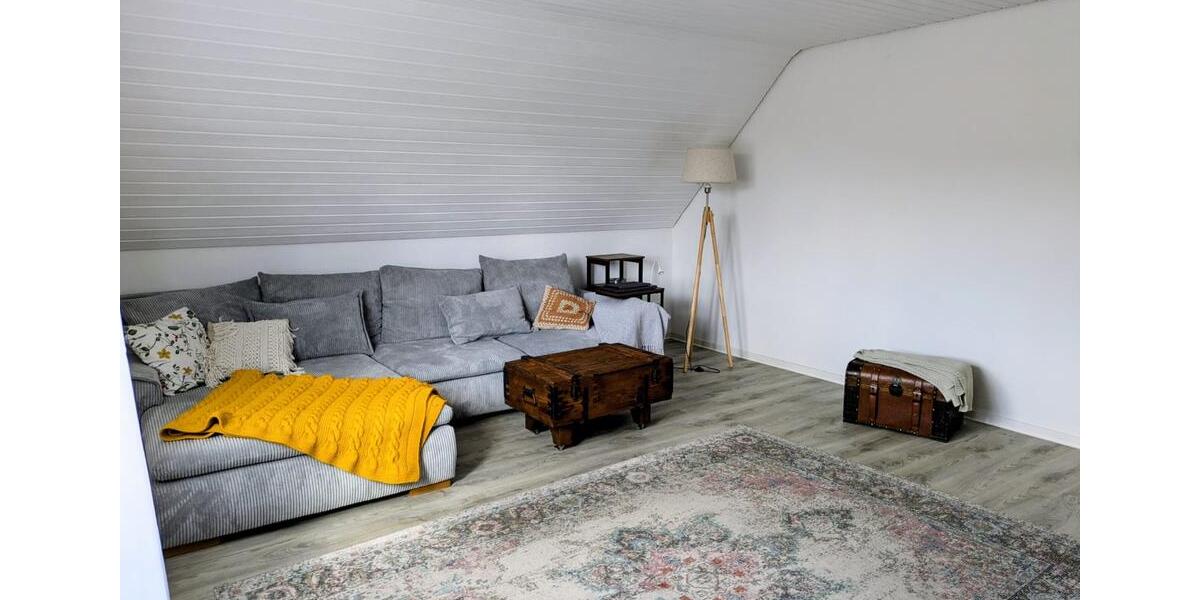 Dachgeschoßwohnung Leinach - 4 Zimmer, 94 m&sup2;, 740&euro; | Angebot:26288323