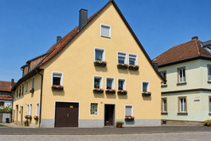 Haus Eibelstadt - 11 Zimmer, 219 m&sup2;, 390.000&euro; | Angebot:26949522