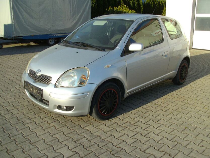 Toyota Yaris 252.500 km 900 € Rödelsee 97348