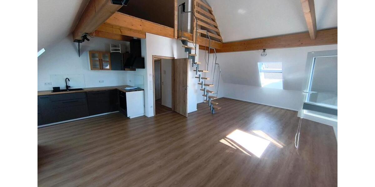 Dachgeschoßwohnung Gaukönigshofen - 4 Zimmer, 98 m&sup2;, 1.000&euro; | Angebot:27542084
