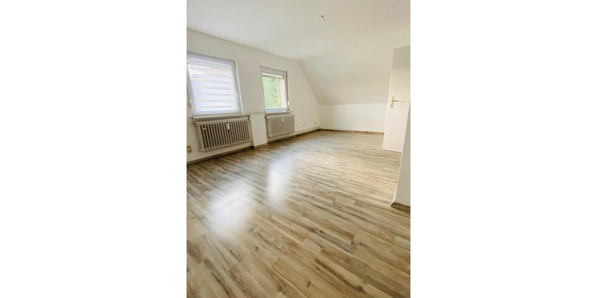 Dachgeschoßwohnung Würzburg - 3 Zimmer, 60 m&sup2;, 800&euro; | Angebot:26451079