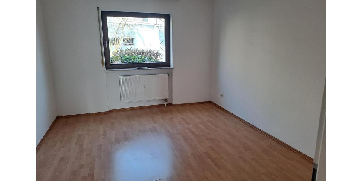 Erdgeschoßwohnung Würzburg Lengfeld - 3 Zimmer, 86 m&sup2;, 999&euro; | Angebot:26630836