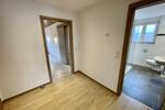 Dachgeschoßwohnung Theilheim - 3 Zimmer, 72 m&sup2;, 700&euro; | Angebot:25118498