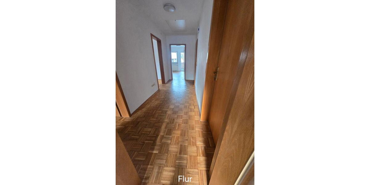 Dachgeschoßwohnung Würzburg Heuchelhof - 3.5 Zimmer, 83 m&sup2;, 1.130&euro; | Angebot:25392077