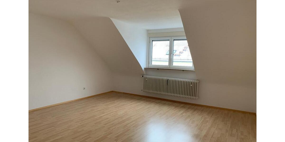 Dachgeschoßwohnung Gerbrunn - 3 Zimmer, 71 m&sup2;, 860&euro; | Angebot:26665642