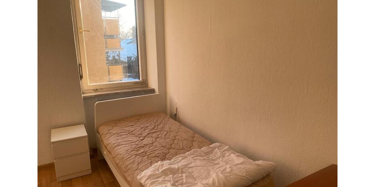 Etagenwohnung Zell am Main - 4 Zimmer, 75 m&sup2;, 1.350&euro; | Angebot:26112465