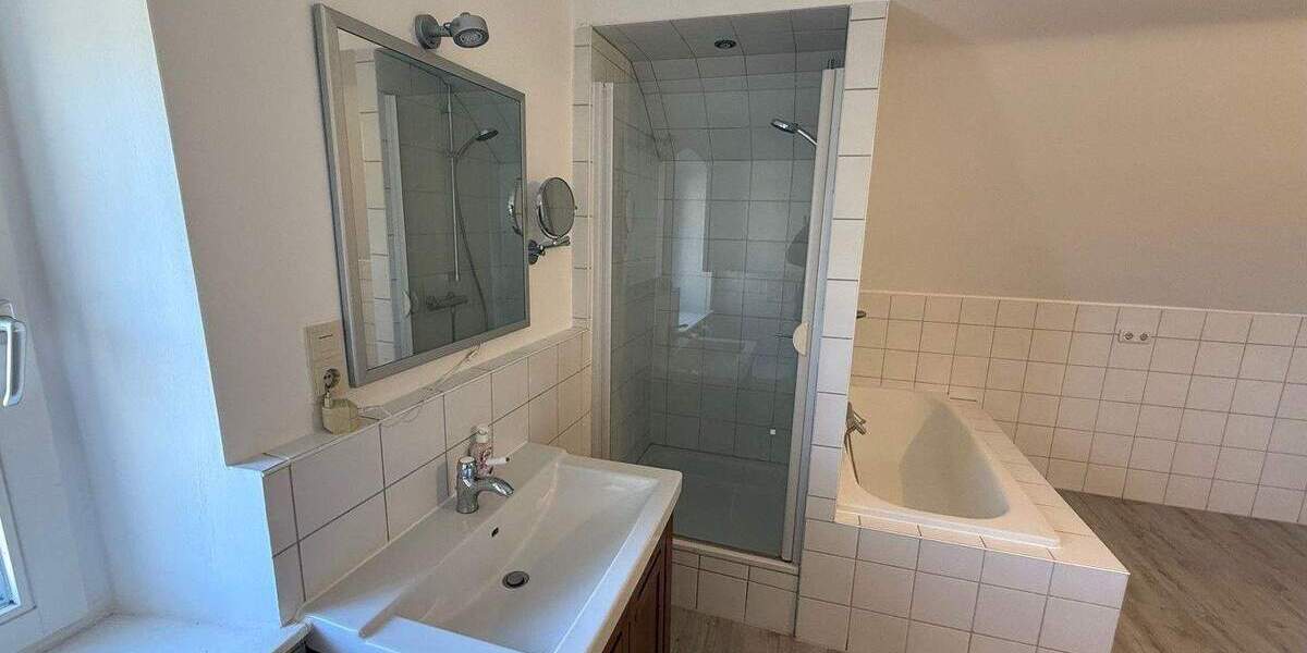 Etagenwohnung Volkach Rimbach - 5 Zimmer, 200 m&sup2;, 1.690&euro; | Angebot:25736617