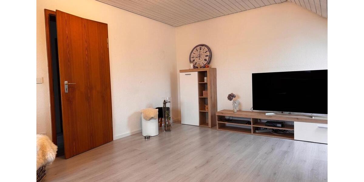 Dachgeschoßwohnung Tauberbischofsheim - 3 Zimmer, 110 m&sup2;, 850&euro; | Angebot:24840624