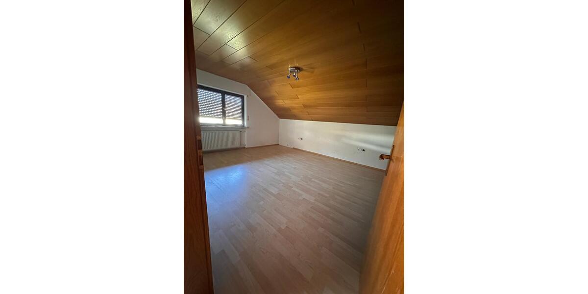 Einfamilienhaus Grünsfeld - 7 Zimmer, 195 m&sup2;, 385.000&euro; | Angebot:26567945