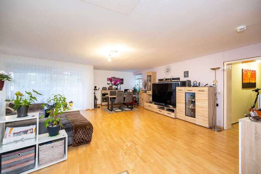 Wohnung zum Kaufen in Würzburg 157.000 € 72 m²