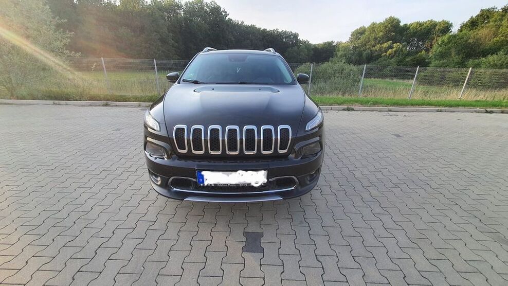 Jeep Cherokee 143.000 km 10.500 € Kitzingen 97318