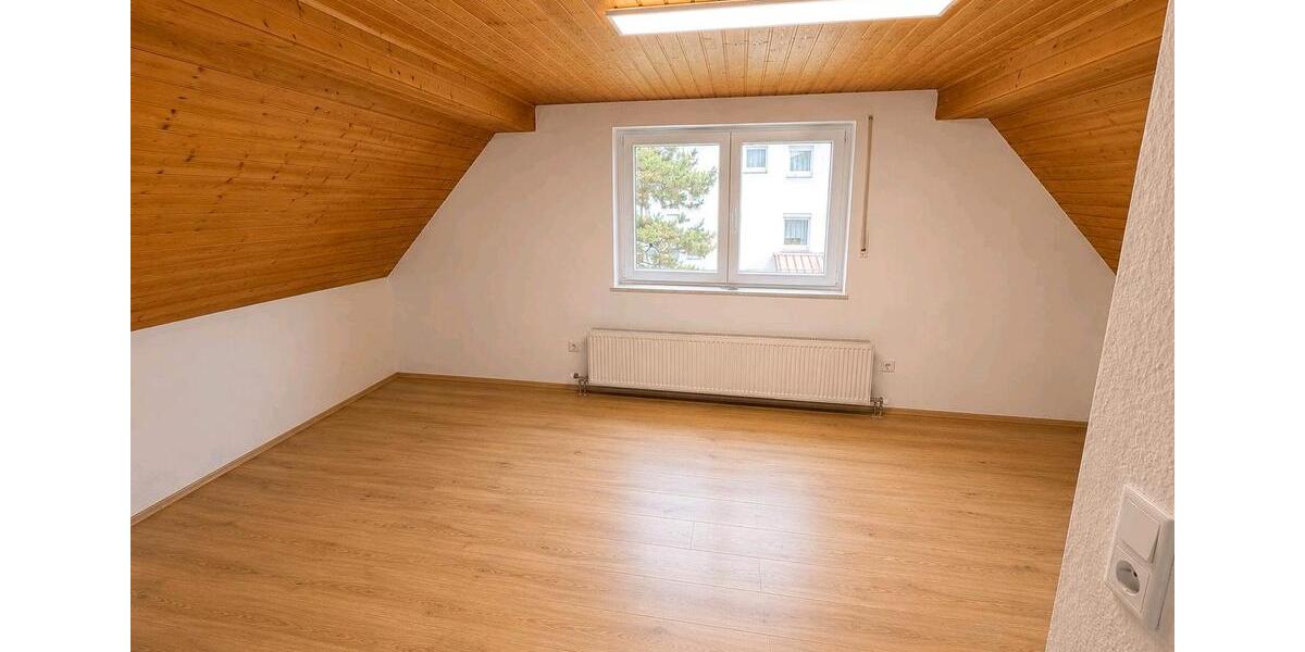 Dachgeschoßwohnung Würzburg Dürrbachau - 1 Zimmer, 25 m&sup2;, 600&euro; | Angebot:26689143