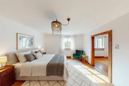 Haus Iphofen - 7 Zimmer, 199 m&sup2;, 1.493&euro; | Angebot:24329602