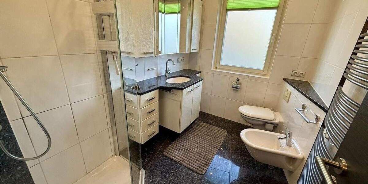 Bungalow Iphofen - 6 Zimmer, 160 m&sup2;, 1.880&euro; | Angebot:25730263