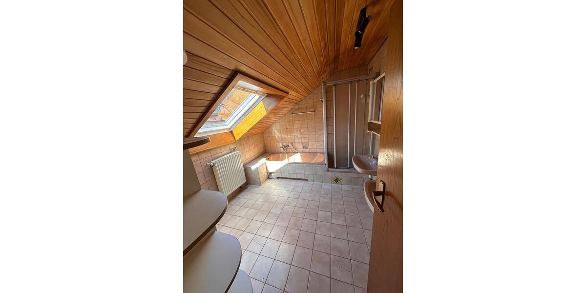 Einfamilienhaus Grünsfeld - 7 Zimmer, 195 m&sup2;, 385.000&euro; | Angebot:26567945