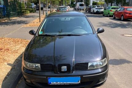 Seat Leon 160.800 km 2.500 &euro; Würzburg 97082
