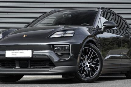 Porsche Macan 15.900 km 83.890 &euro; Estenfeld 97230