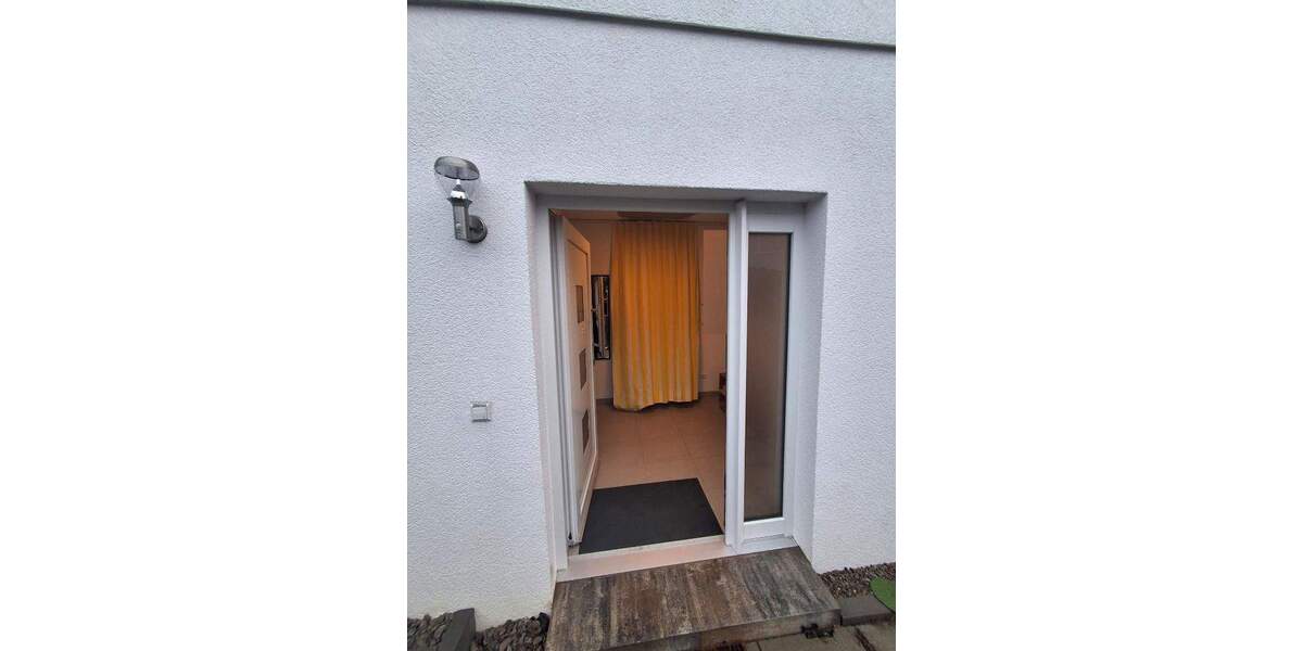 Etagenwohnung Höchberg - 2 Zimmer, 64 m&sup2;, 725&euro; | Angebot:25210517