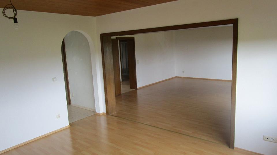 Mehrfamilienhaus, Wohnhaus Röthlein - 8 Zimmer, 239 m&sup2;, 450.000&euro; | Angebot:26432113